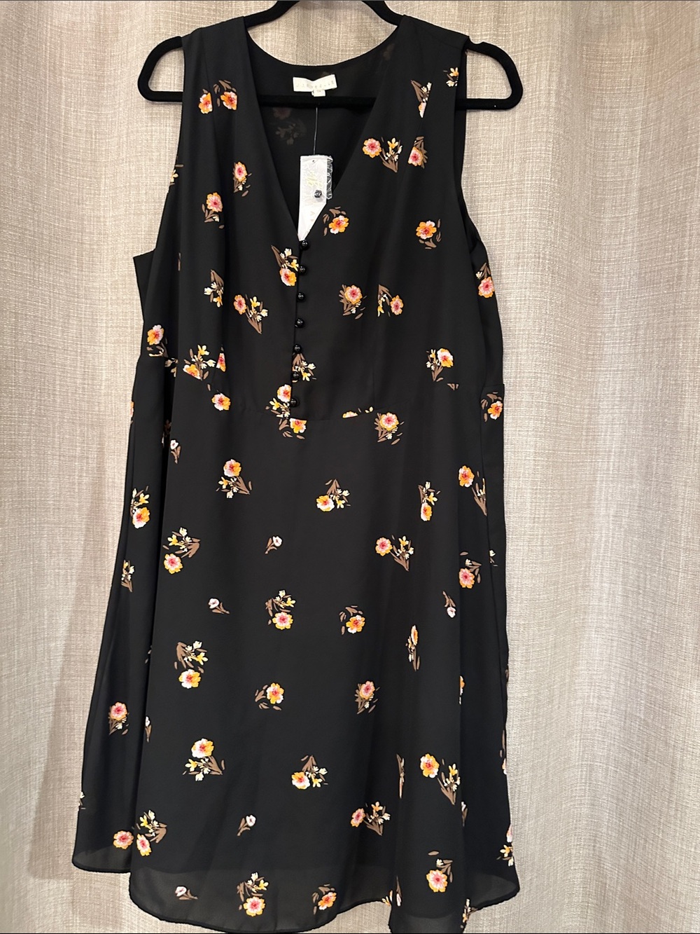 Sleeveless Black Floral V-Neck Dress 1x